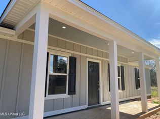 233 Sally Parker Rd, Lucedale, MS 39452