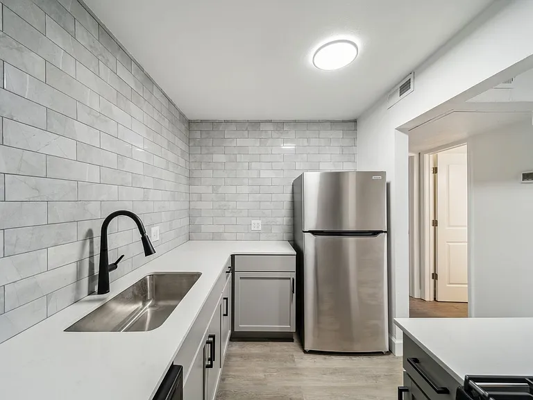 The Elms by ONYX *UNDER NEW MANAGEMENT* Now Offering FREE Prorated Rent! — Photo 26