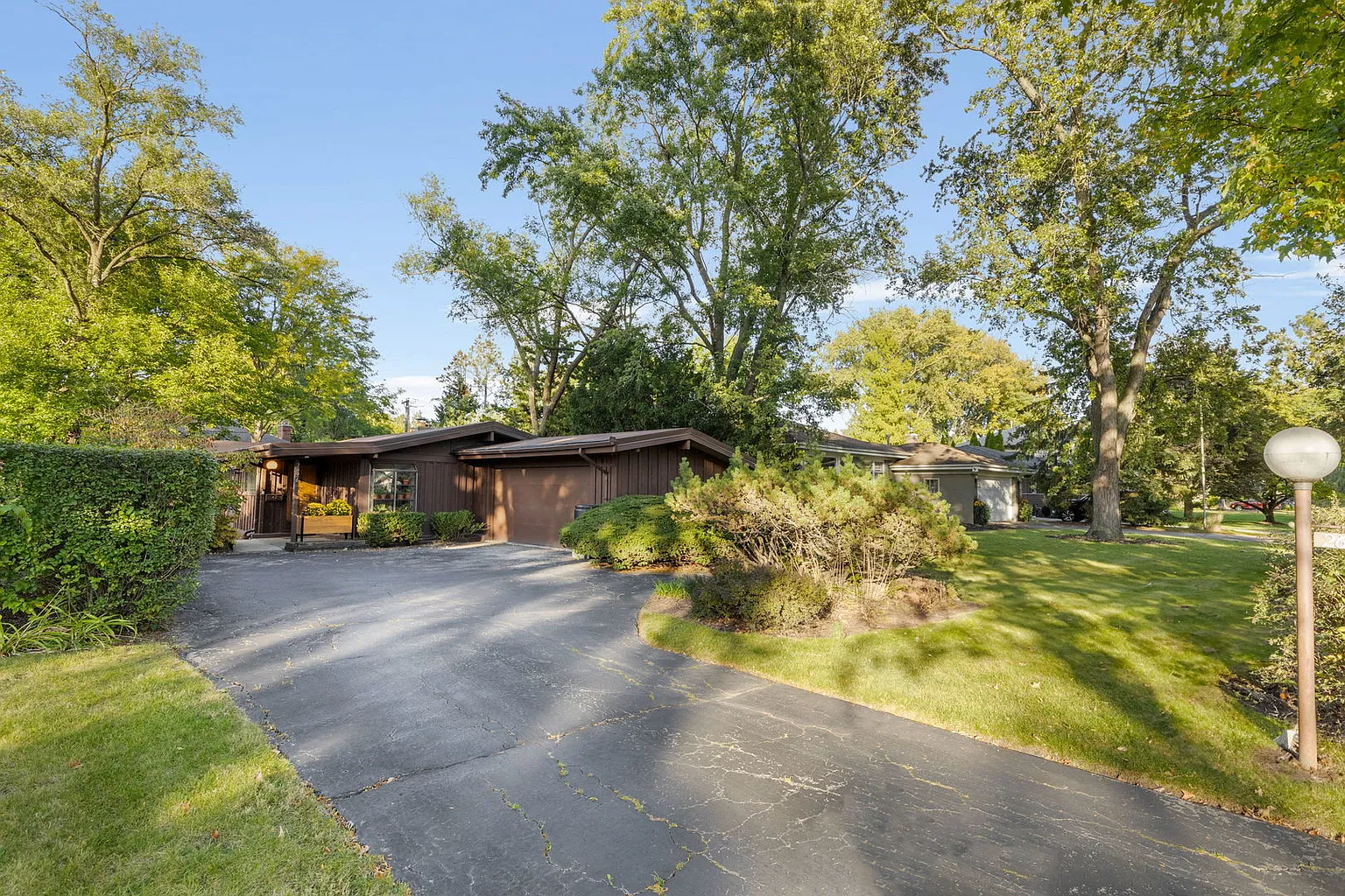 2626 Wilmette Ave photo 1