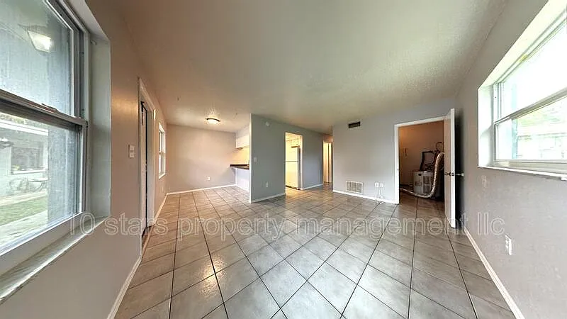 2 bed, 1.0 bath, 777 sqft, $1,350 — Photo 4