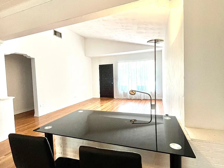 10815 NE 10th Pl — Photo 10