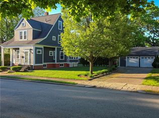 225 Hunts Ave, Pawtucket, RI 02861