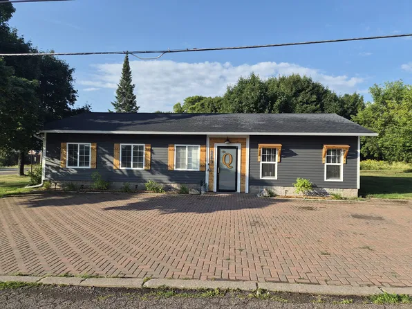 20075 3rd St, Hancock, MI 49930