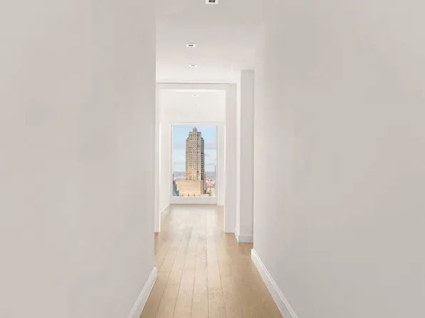 138 East 50th Street image 19 of 50