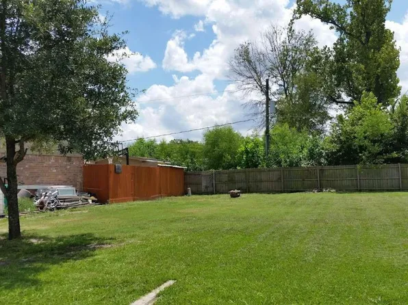 502 Walston Ln, Houston, TX 77060