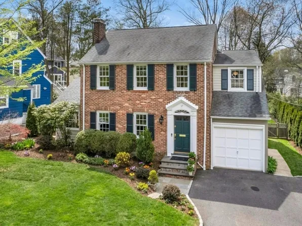 17 Midland Ter, Summit City, NJ 07901