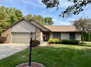 135 Briarwood Cir, Fremont, OH 43420