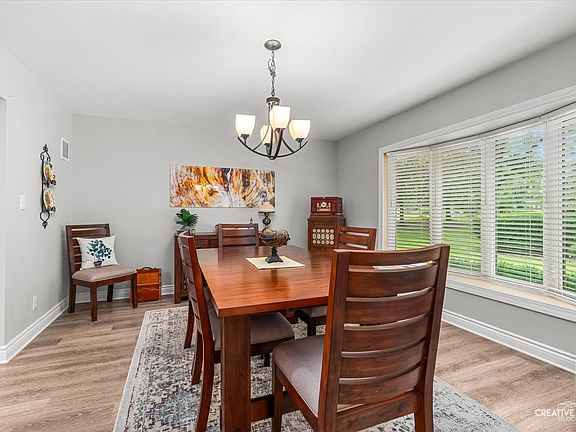 5th image of 120 Riverview Ct