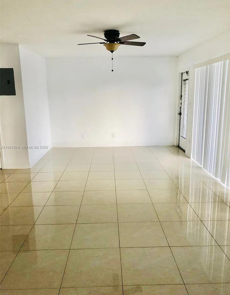 Cliff Lake Villas Co-Op — Photo 4