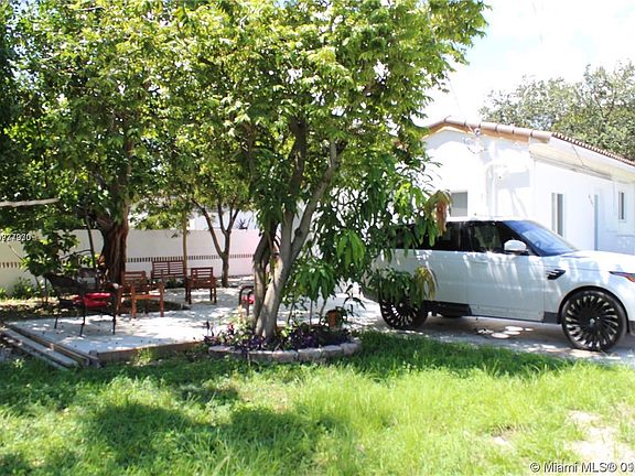 4th image of 4141 NW 5th Ave #0