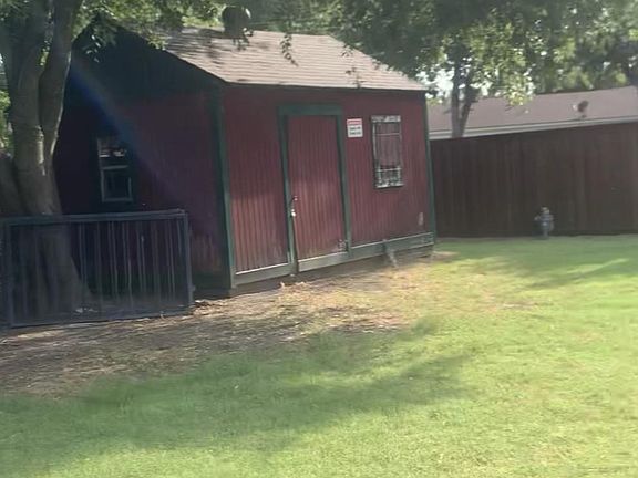 5th image of 1715 Meadows Dr
