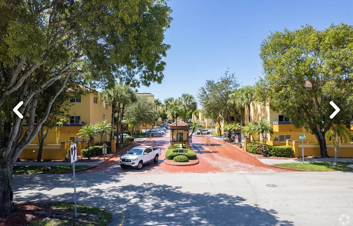 2 bed, 912 sqft, $2,450 — Photo 2