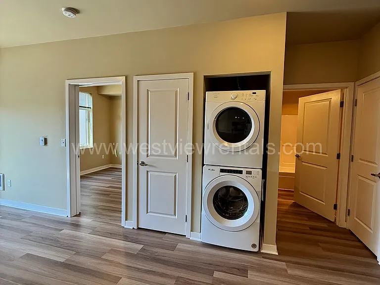200 E Maple St — Photo 186