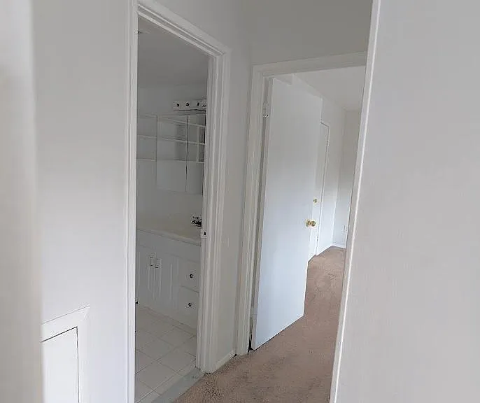 2903 Charing Cross Rd #7 — Photo 12