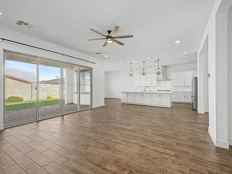 13103 N 174th Dr — Photo 13