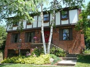 1451 Navahoe Dr, Pittsburgh, PA