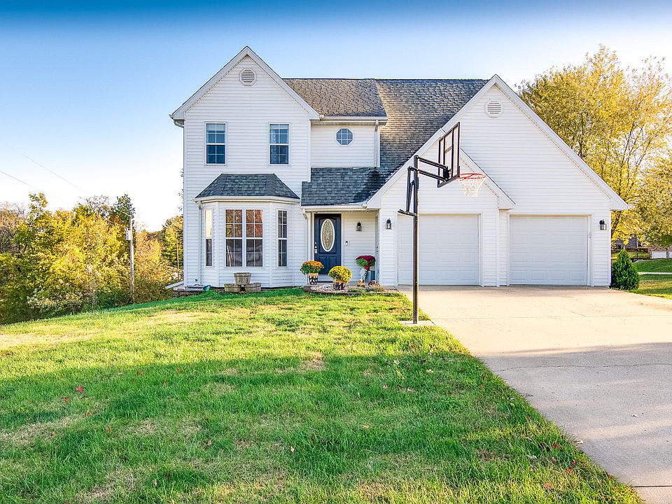 1st image of 3719 Willow Brook Dr