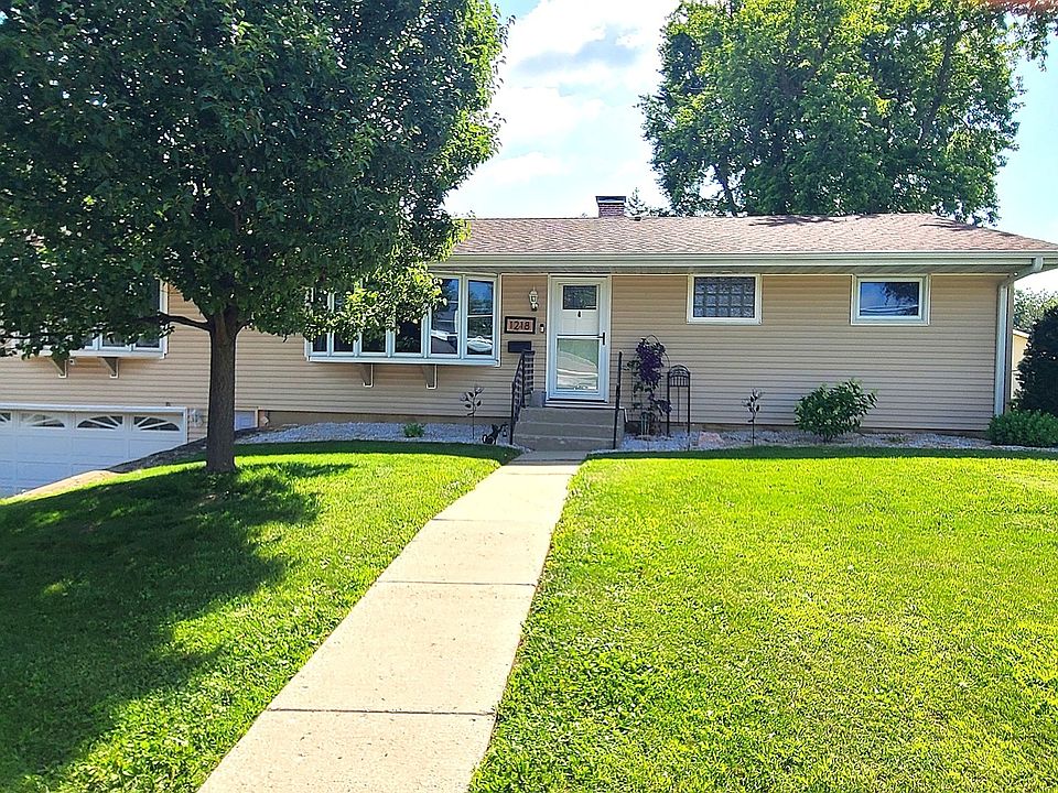1st image of 1218 Elm Pl