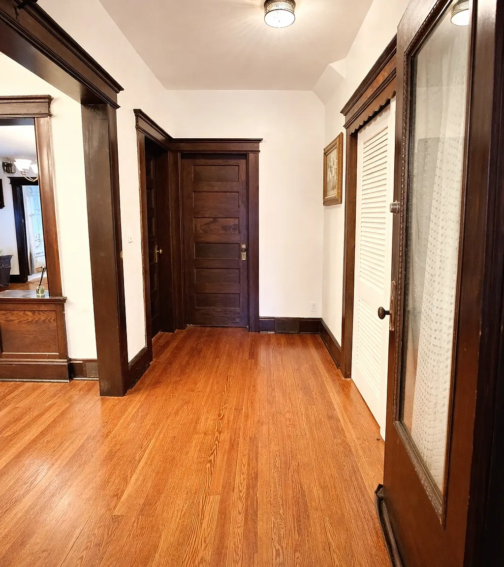 2 bed, 1.0 bath, 1720 sqft, $1,900 — Photo 4