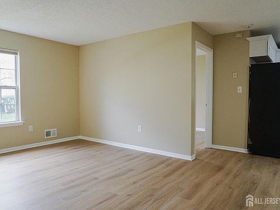 5th image of 48 Prestwick Way