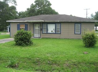 902 Clara St, Jennings, LA 70546