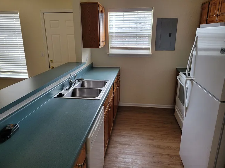 4522 Waterloo Dr — Photo 17