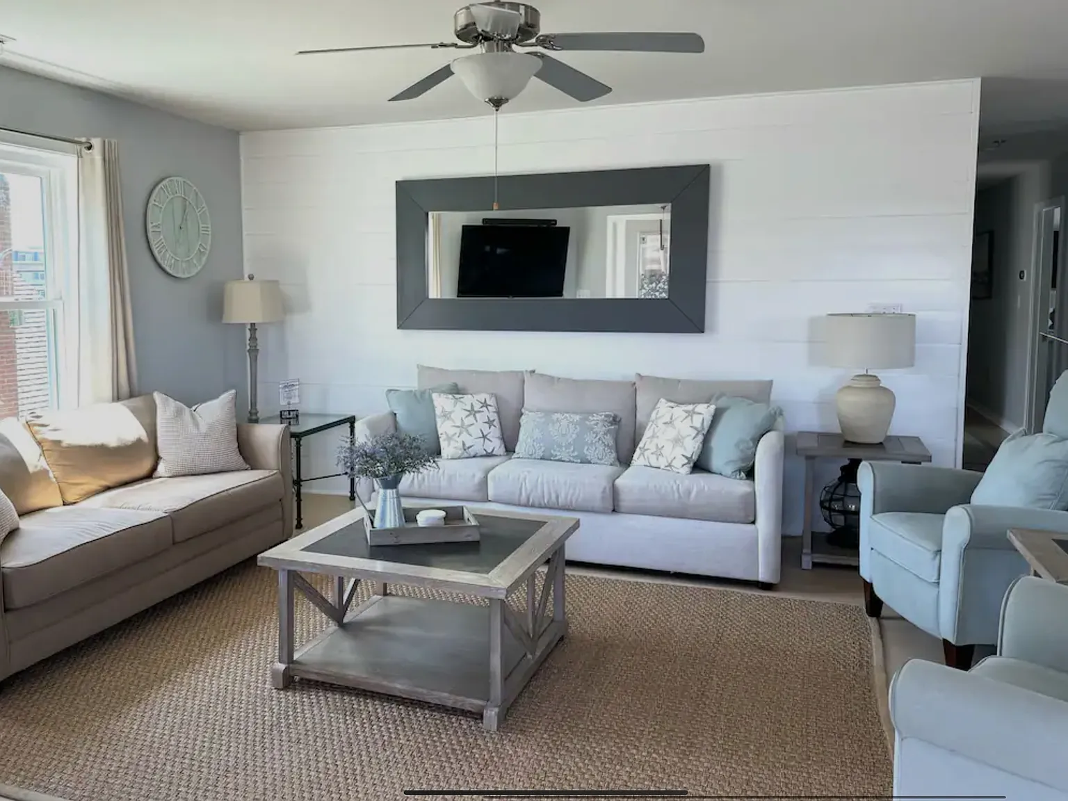 4 bed, 2000 sqft, $2,400 — Photo 2