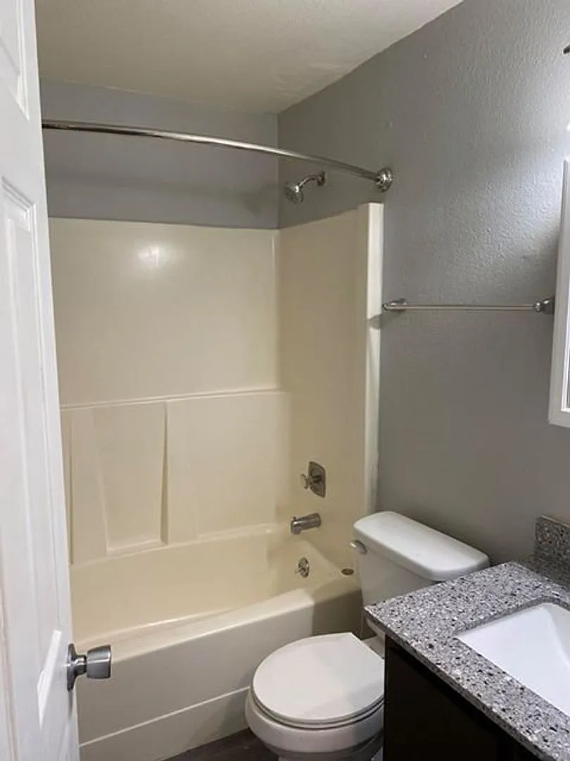 Buckley Park Apartments — Photo 3