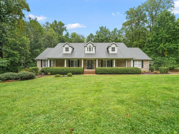 2241 Millbrook Dr, Haw River, NC 27258