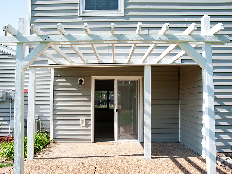 3619 Lakecrest Ct — Photo 3