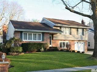 201 Kildare Rd, Garden City, NY 11530