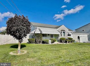 225 S Broad Mountain Ave, Frackville, PA 17931