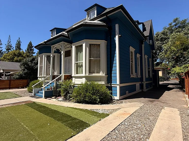 215 Semple St — Photo 9