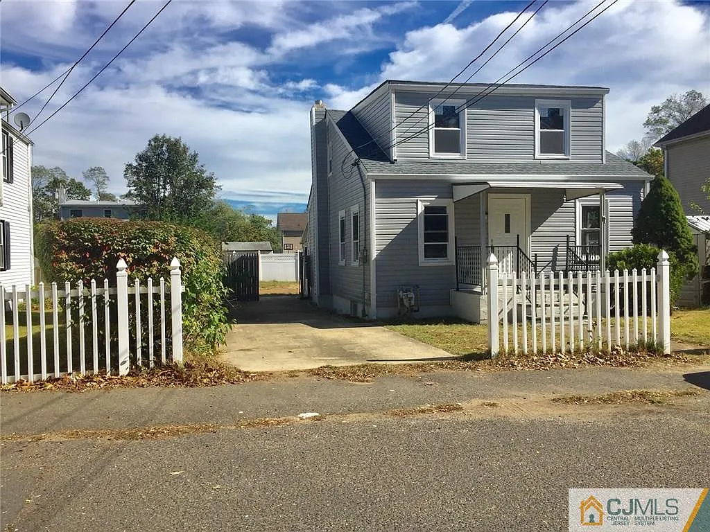 31 River St photo 1