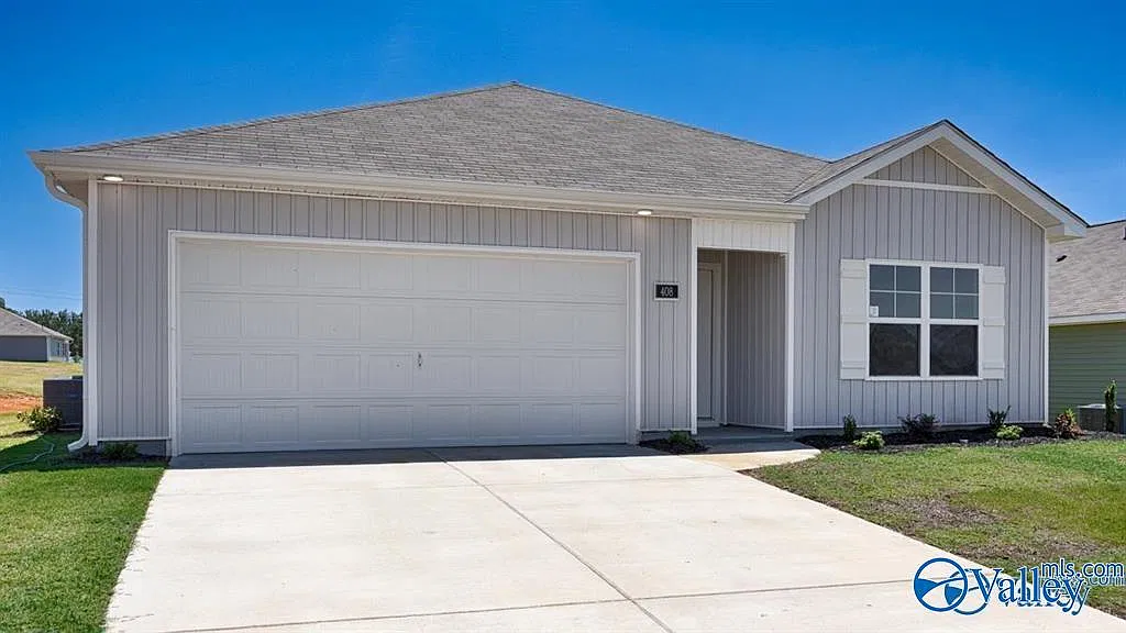 4 bed, 2.0 bath, 1504 sqft, $2,334 — Photo 1