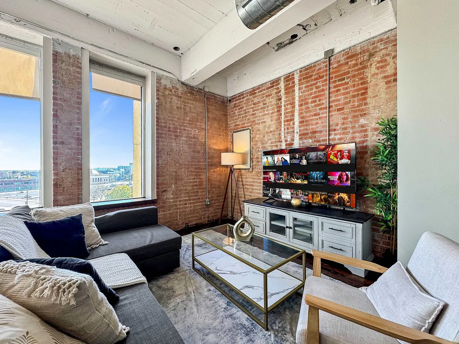 3 bed, 2.0 bath, $2,365 — Photo 1