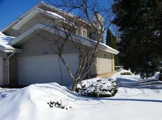 21114 Boulder Cir #101, Northville, MI