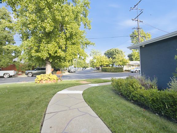 3rd image of 1412 Delaware Dr