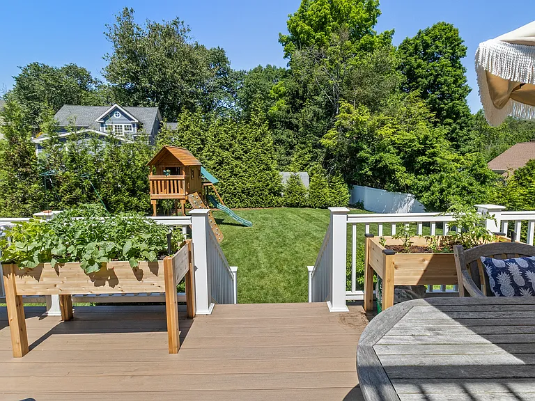 9 Deluca Dr — Photo 24