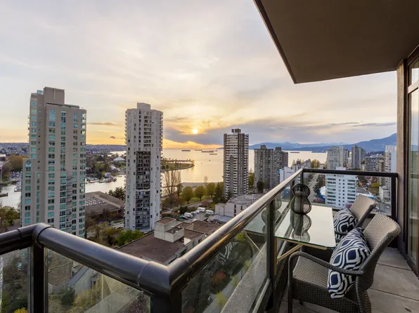 1003 Pacific St #1903, Vancouver, BC V6E 4P2