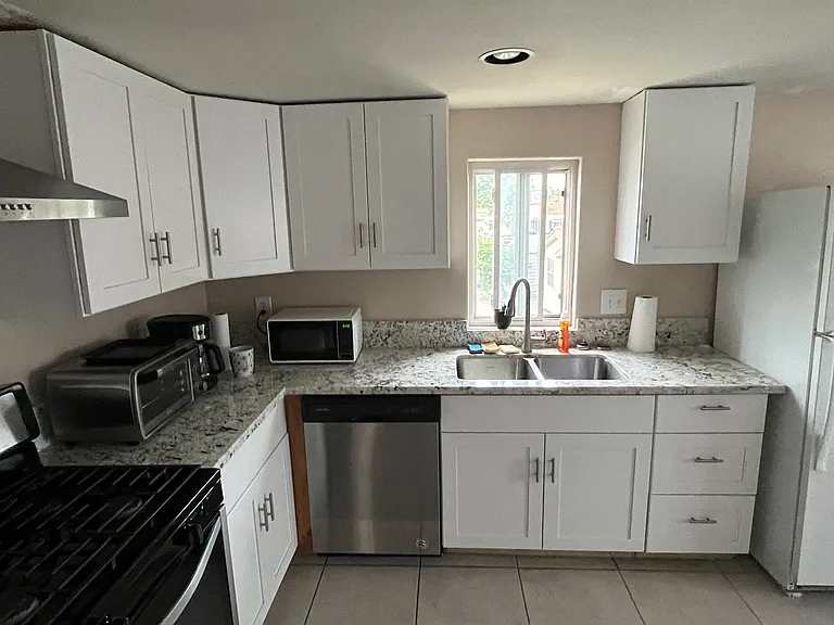 New granite kitchen