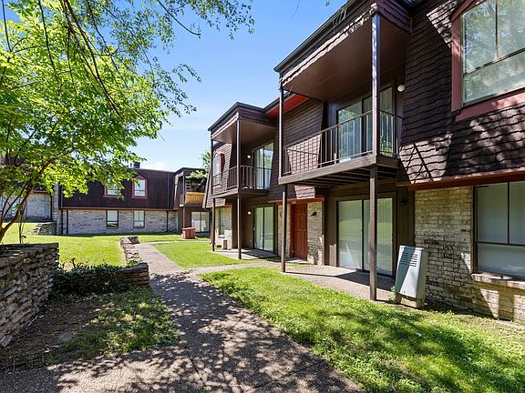 3rd image of 100 Rock Cliff Ct #2B-2Ba