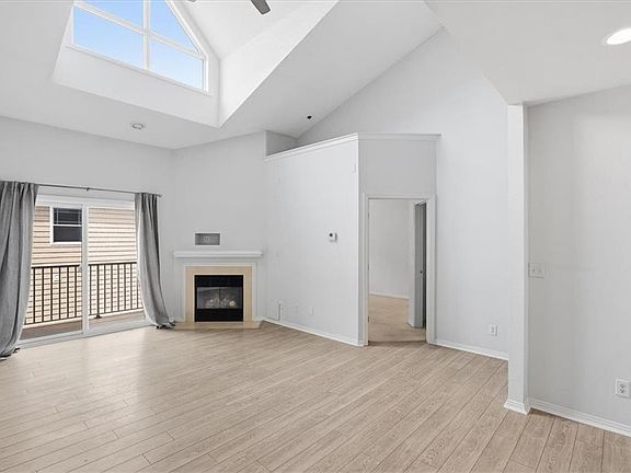 3rd image of 2320 Sea Shell Rd APT 203