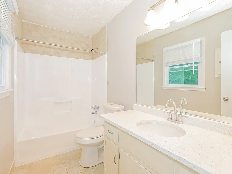 3872 Cloudland Dr — Photo 10