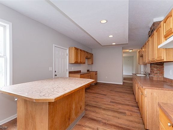 5th image of 6716 Fullerton Ave