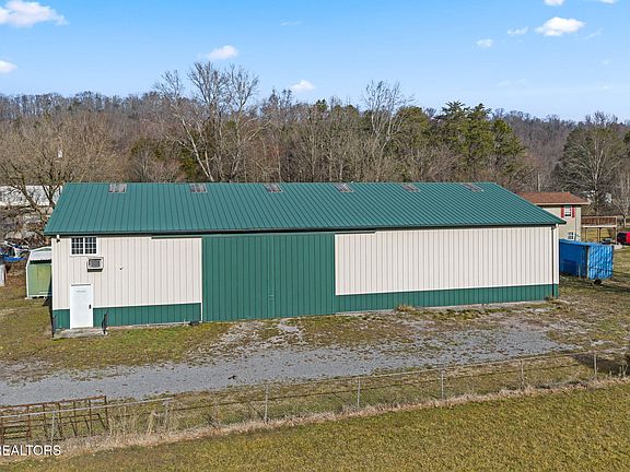 3rd image of 2360 Mynatt Rd