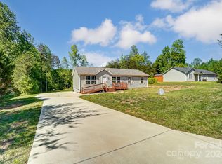 169 Ridge Creek Dr, Troutman, NC 28166