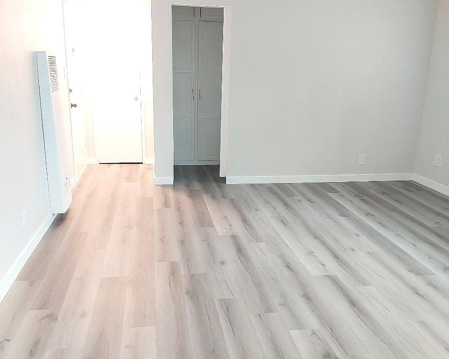1st image of 1140 N Beachwood Dr APT D