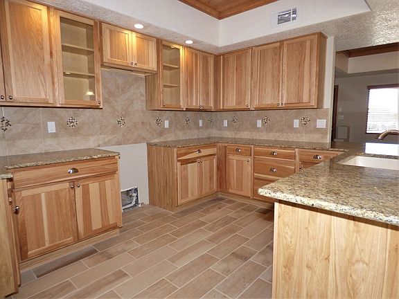 4th image of 6401 Los Cantos Ave NW