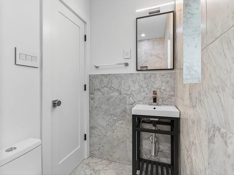 3720 Morton Ave — Photo 15